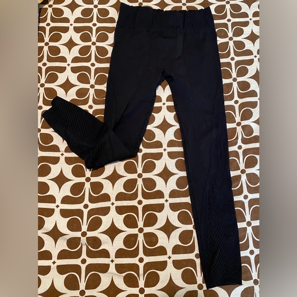 Fabletics black burnout style workout leggings. Size L EUC - Picture 1 of 4